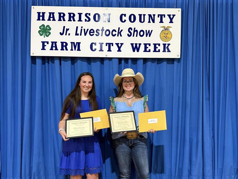 Congratulations to Cori and Mya! They received multiple scholarships!